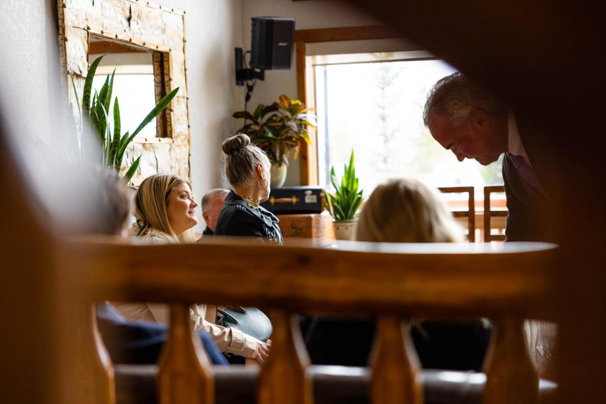 A Bear And Bison Country Inn Canmore Ngoại thất bức ảnh